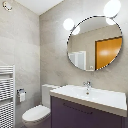 Magnifique Avec Vue Sur Les Sommets Enneigés