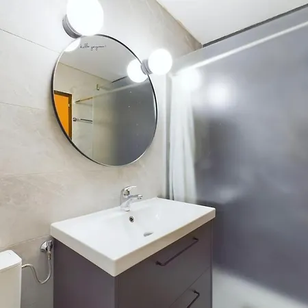 Magnifique Avec Vue Sur Les Sommets Enneigés Appartement